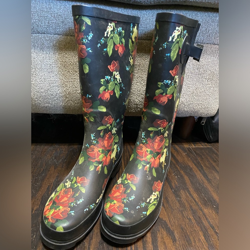 Floral rain boots, women’s, size 6
